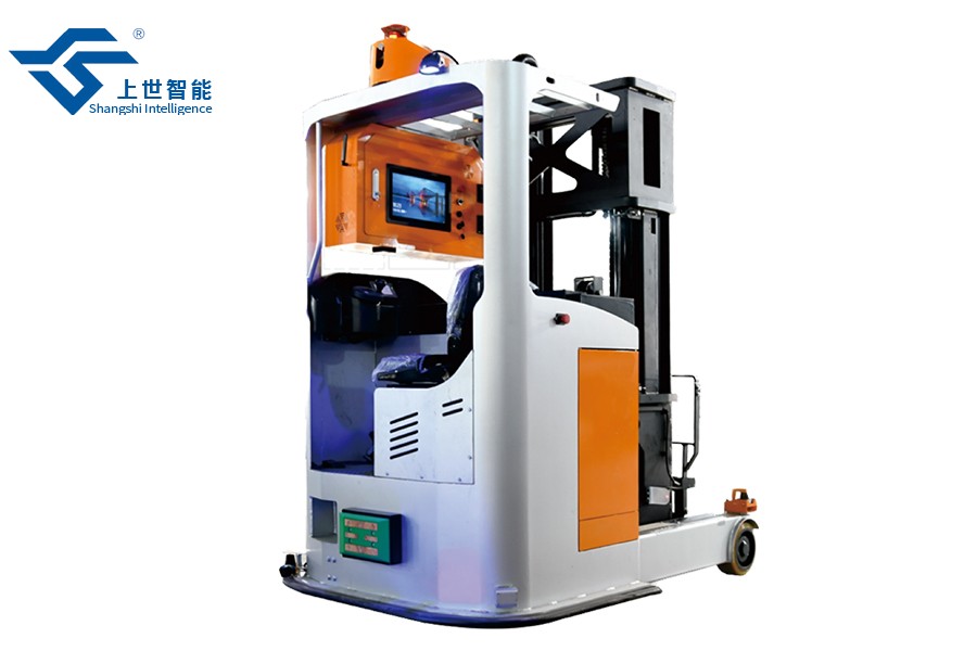 Large forward stacking mobile robot